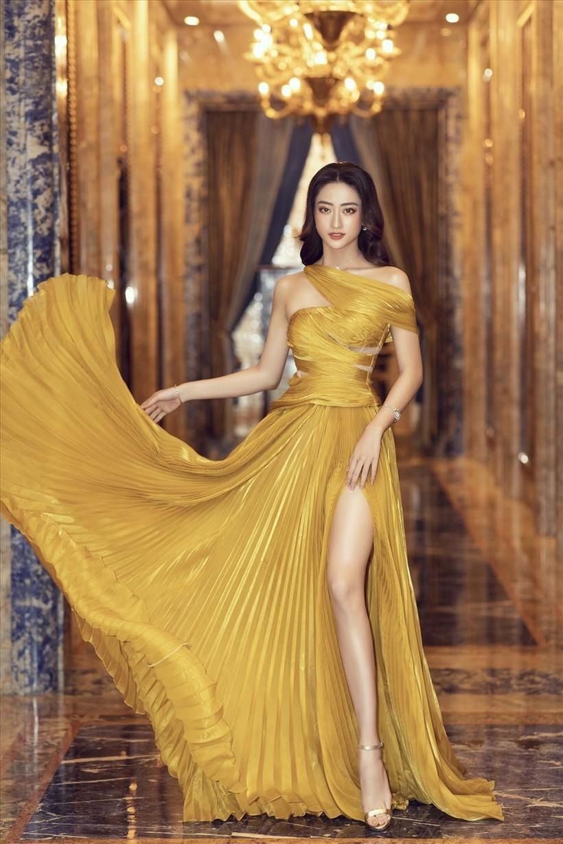 6 nàng hậu Việt nói tiếng Anh như gió ảnh 2