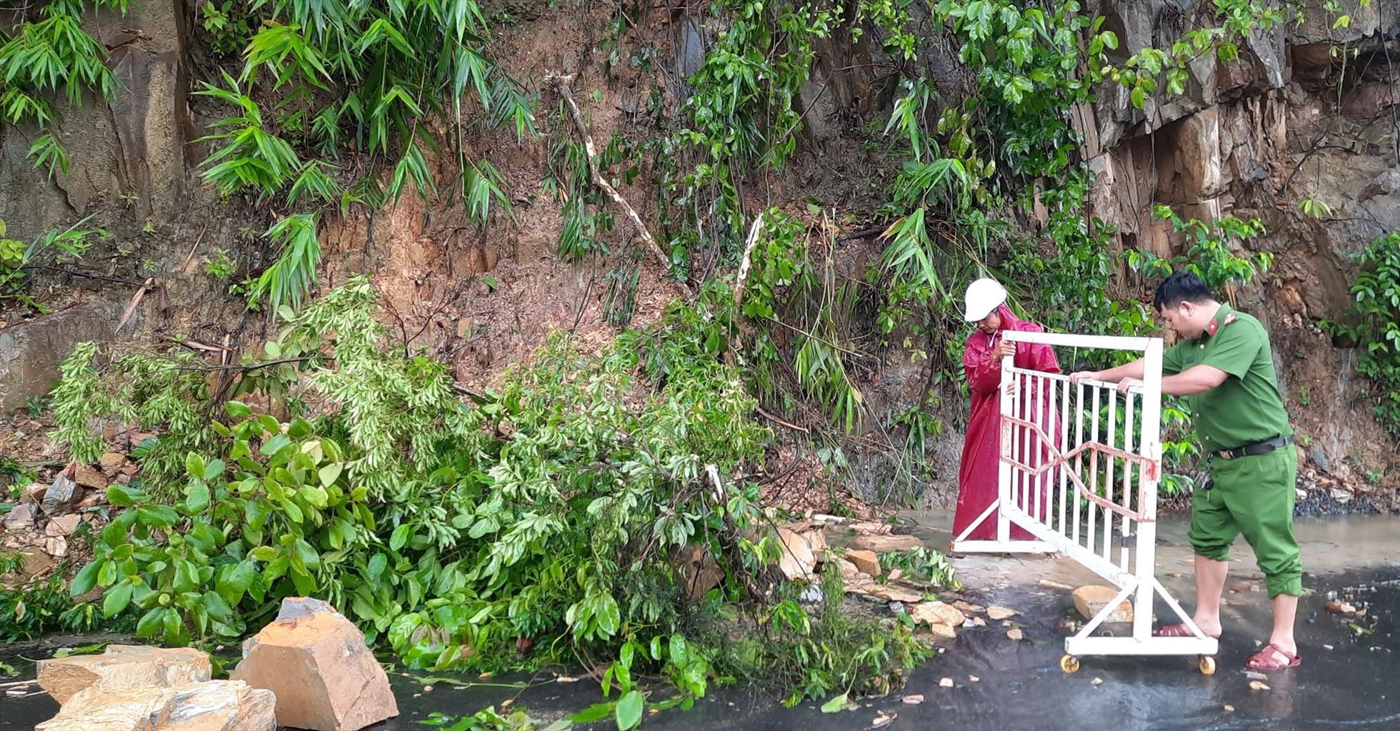 Đà Nẵng, Quảng Nam đóng cửa trường học, sơ tán dân vì mưa lũ