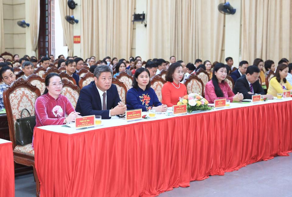 Các đại biểu tham dự hội nghị.