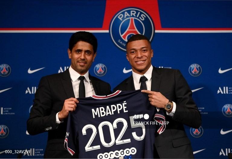 Mbappe mới gia hạn với PSG hồi đầu mùa.  Ảnh: AFP