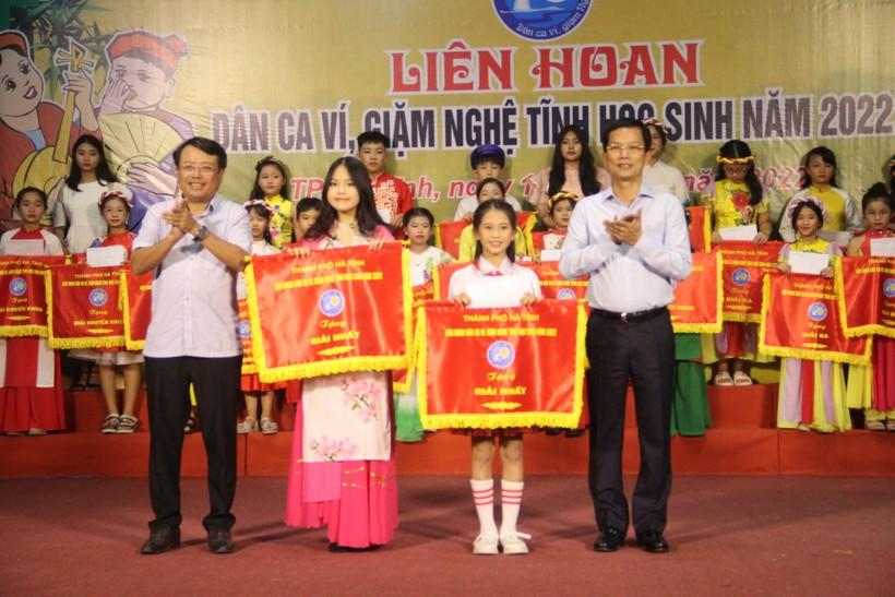 Hà Tĩnh bế mạc Liên hoan dân ca ví, giặm Nghệ Tĩnh học sinh năm 2022 ảnh 9