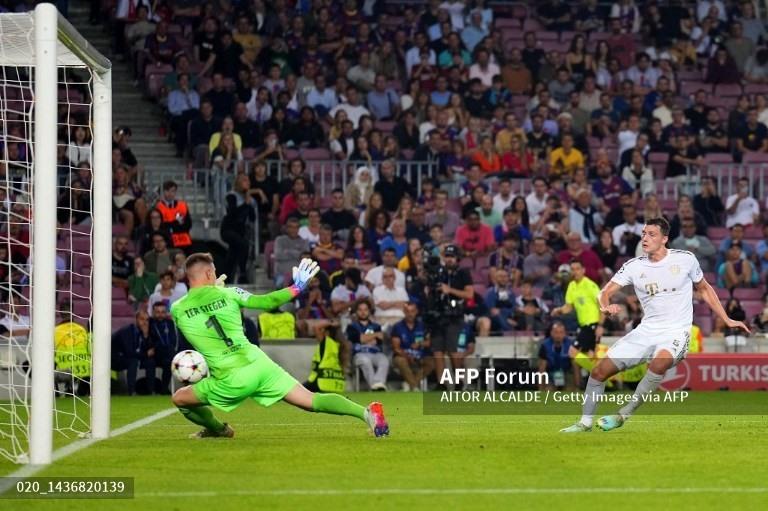 Benjamin Pavard ghi bàn ấn định tỉ số 3-0.  Ảnh: AFP