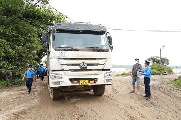 Thanh tra giao thông cả nước phát hiện hơn 14.000 xe vi phạm - Ảnh 1