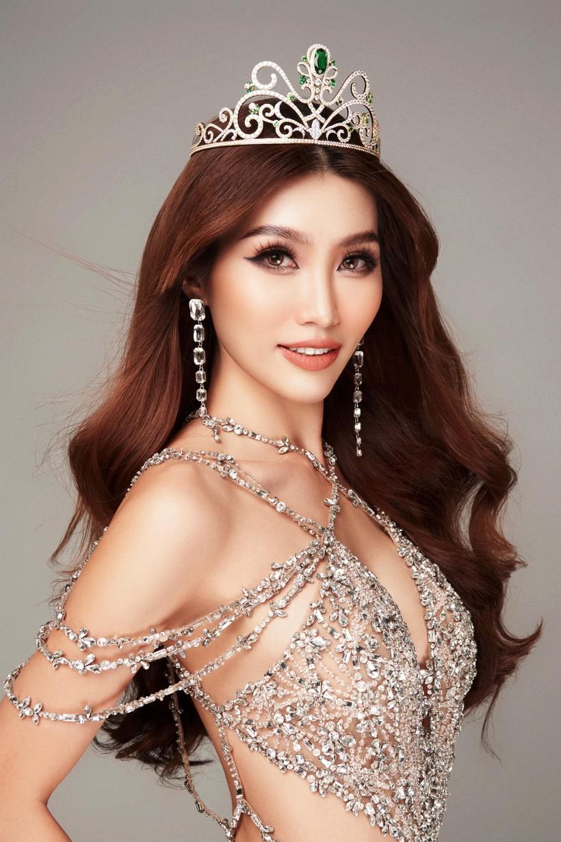 Á hậu Quỳnh Châu thần thái chuẩn beauty queen trong bộ ảnh cùng vương miện ảnh 4