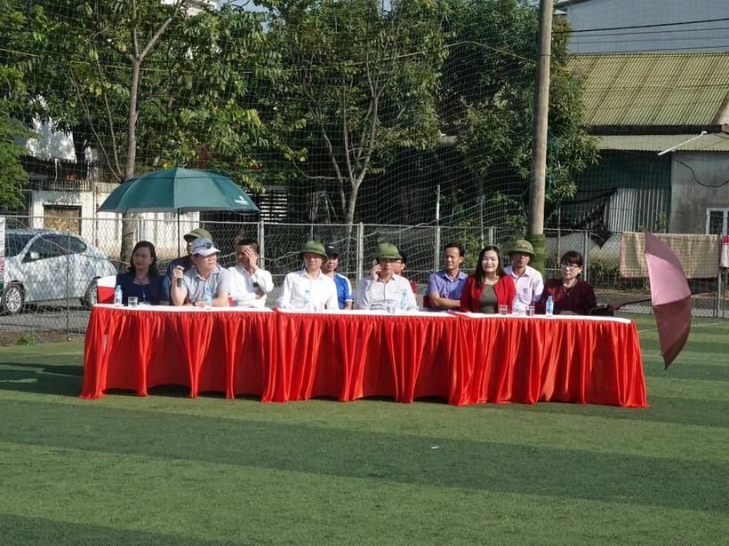 Khai mạc giải bóng đá nam ngành Giáo dục Hà Tĩnh ảnh 1