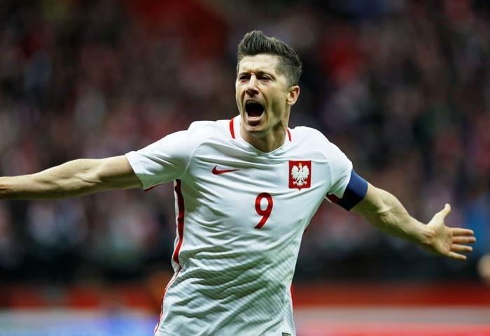 Ba Lan sẽ trông chờ vào những khoảnh khắc tỏa sáng của Lewandowski.   Ảnh: AFP