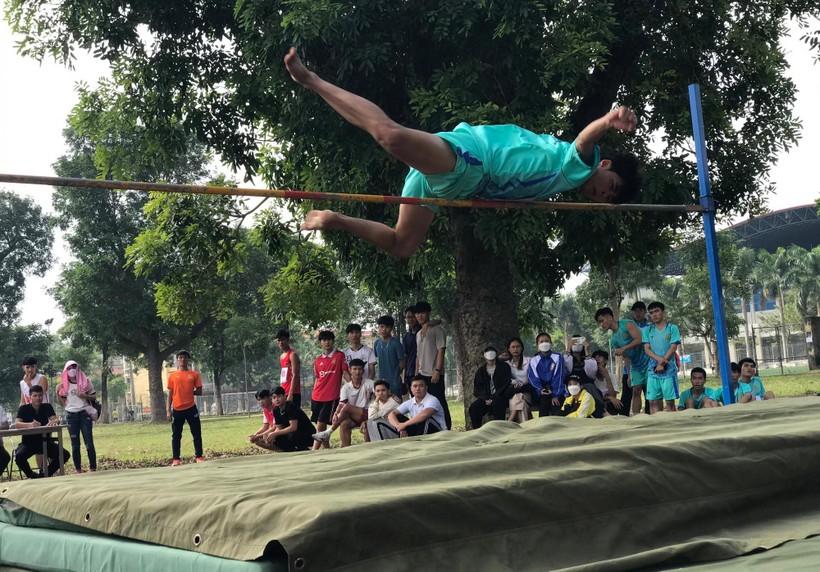 200 sinh viên Hà Nội tham gia giải điền kinh  ảnh 1