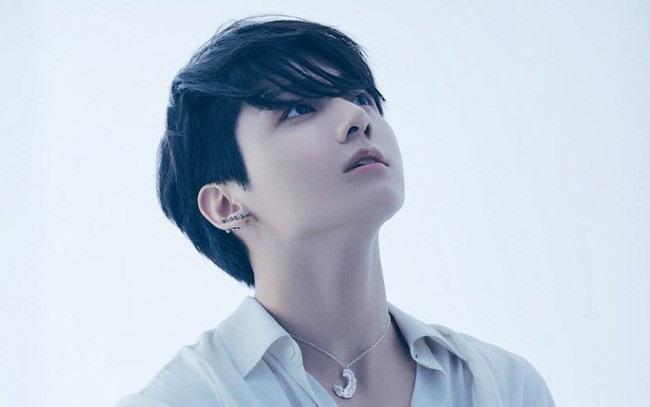 Jungkook BTS trở thành người đàn ông quyến rũ nhất ở tuổi 25