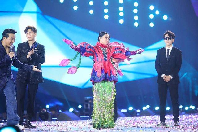 O Sen Ngọc Mai: Là vợ của Hoàng tử xiếc Quốc Nghiệp, giảng viên thanh nhạc của Uyên Linh - Hoàng Dũng - Ảnh 2. O Sen Ngọc Mai: Là vợ của Hoàng tử xiếc Quốc Nghiệp, giảng viên thanh nhạc của Uyên Linh - Hoàng Dũng - Ảnh 2.