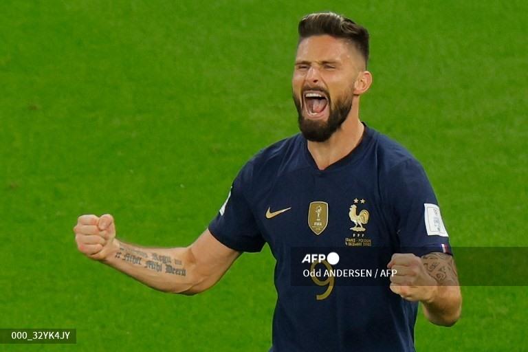 7. Olivier Giroud (Tiền đạo - Pháp): 3 bàn thắng