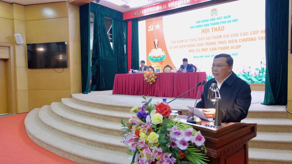 Phó Chủ tịch Hội Nông dân TP Hà Nội Nguyễn Hữu Hoàng phát biểu tại toạ đàm.
