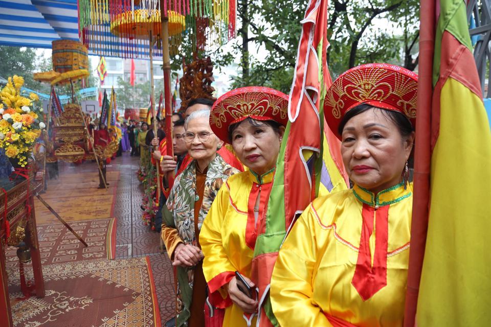 Đông đảo người dân tham dự tại lễ hội kỷ niệm ngày sinh Đức Thánh Thượng Đẳng Phúc Thần - Huyền Thiên Hắc Đế.