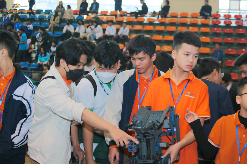 FPT Schools giành 3 suất tranh tài tại VEX Robotics World Championship 2023 ảnh 3