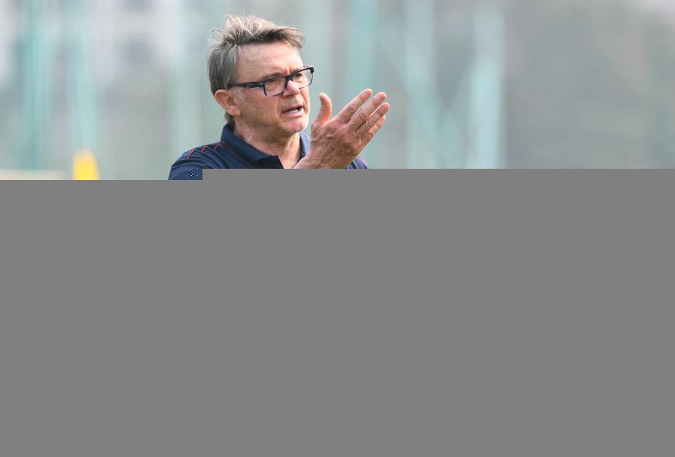 HLV Philippe Troussier có trận đấu ra mắt U23 Việt Nam với đội bóng hạng Nhất.