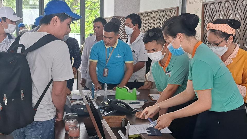 Doanh nghiệp kinh doanh dịch vụ lữ hành, khách sạn đang khát khách dịp lễ 30/4 và 1/5 năm nay. Ảnh Hữu Tuấn