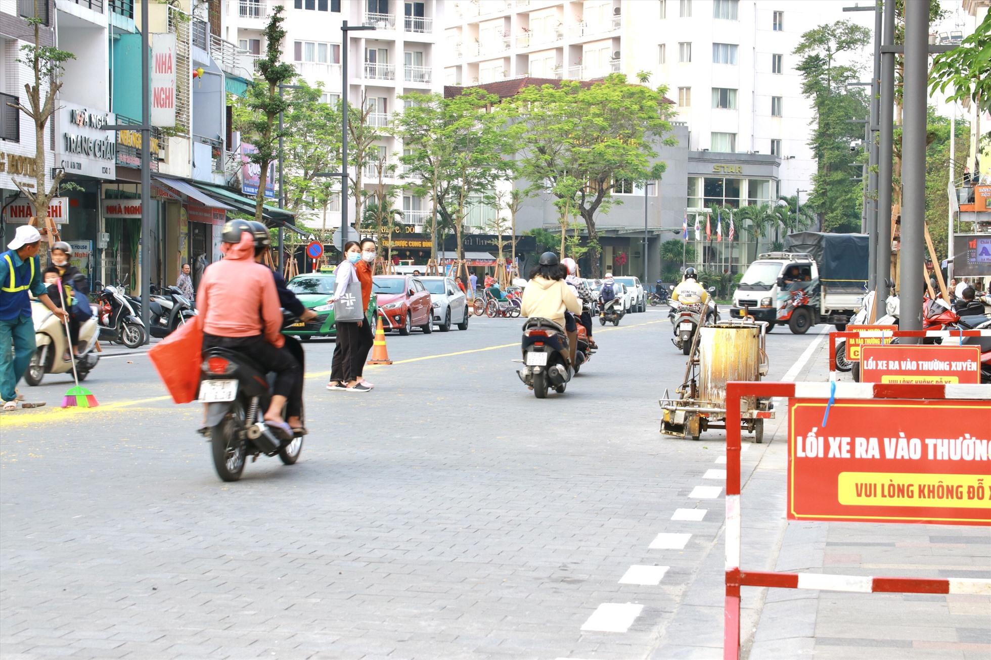 Với những lợi thế như: Là nơi có nhiều hàng quán, khách sạn, nhiều khu vui chơi giải trí, dịch vụ thương mại…Đặc biệt, phố đi bộ này nối với tuyến đường vào bệnh viện Trung ương Huế, nơi có một lượng lớn người thường xuyên đi lại… Qua đó, dự án hứa hẹn sẽ trở thành tuyến phố đi bộ hiện đại, với nhiều tiện ích giải trí.