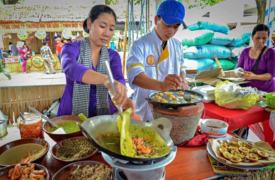 Lễ hội bánh dân gian Nam bộ là một trong những hoạt động đặc sắc của TP Cần Thơ trong dịp lễ này. Ảnh CTV