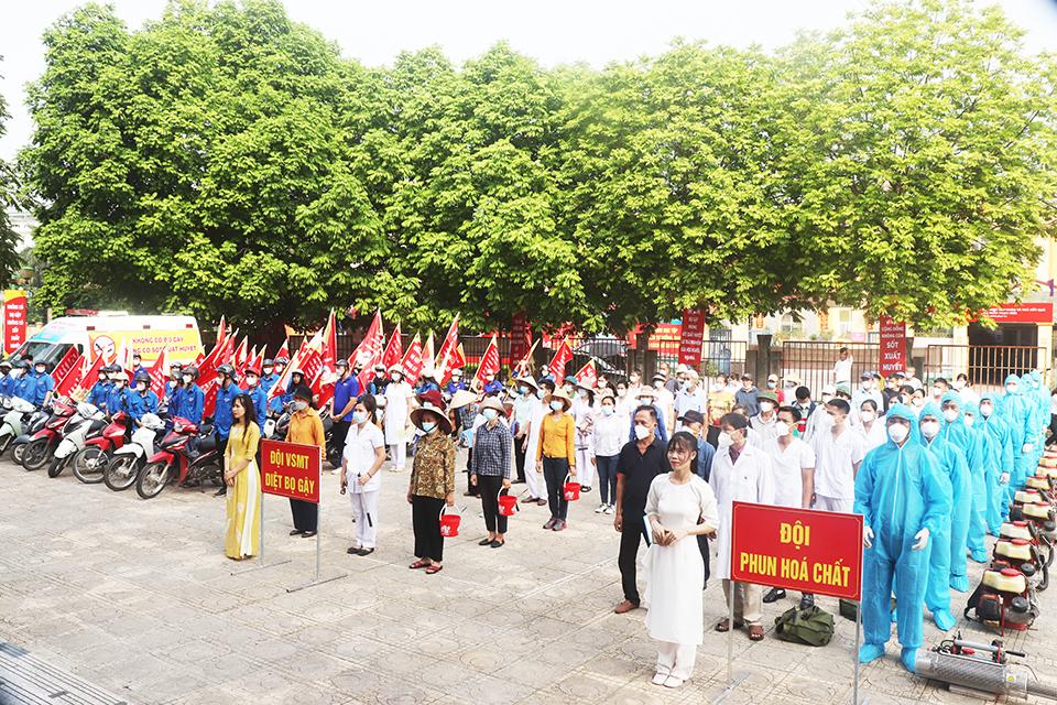 Đội hình ra quân hưởng ứng ngày ASEAN phòng, chống bệnh SXH.