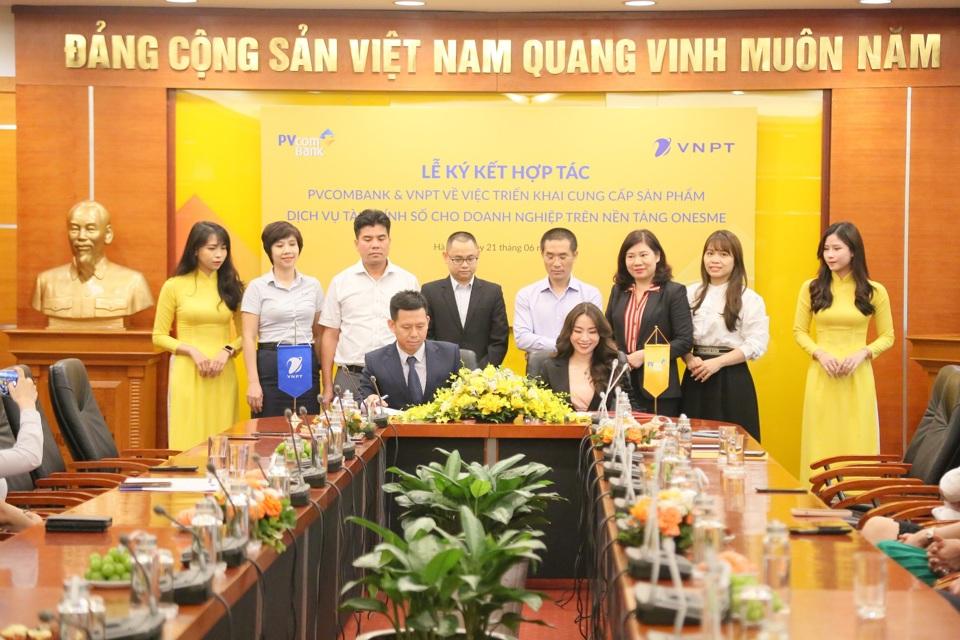 PVcomBank đã ký kết hợp tác với VNPT trong việc triển khai cung cấp các sản phẩm dịch vụ tài chính số cho khách hàng trên oneSME