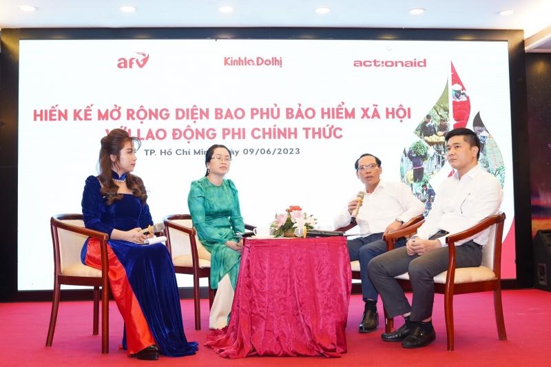 Các diễn giả trao đổi tại buổi tọa đàm chủ đề “Hiến kế mở rộng diện bao phủ bảo hiểm xã hội đối với lao động khu vực phi chính thức”.