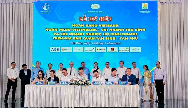 hinh-vietbank-ky-ket-dn-quan-tan-binh-tan-phu.jpg