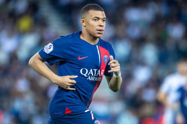 PSG đưa ra giá kỷ lục 1 tỷ euro cho Kylian Mbappe. Ảnh: Getty