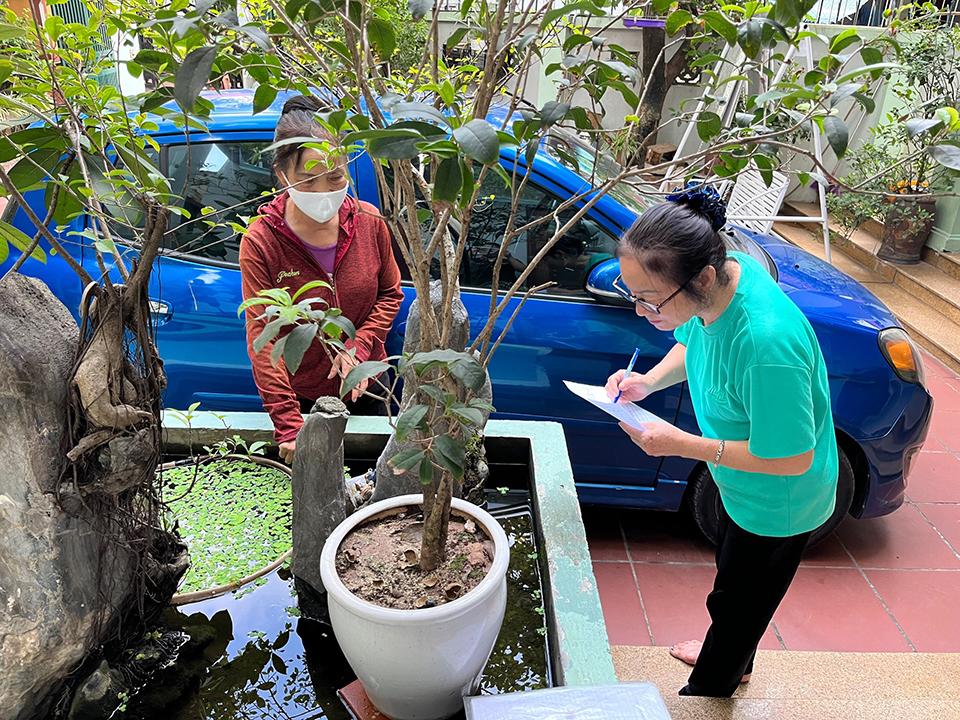 Phường Tây Tựu, quận Bắc Từ Liêm kiểm tra công tác phòng, chống dịch sốt xuất huyết.