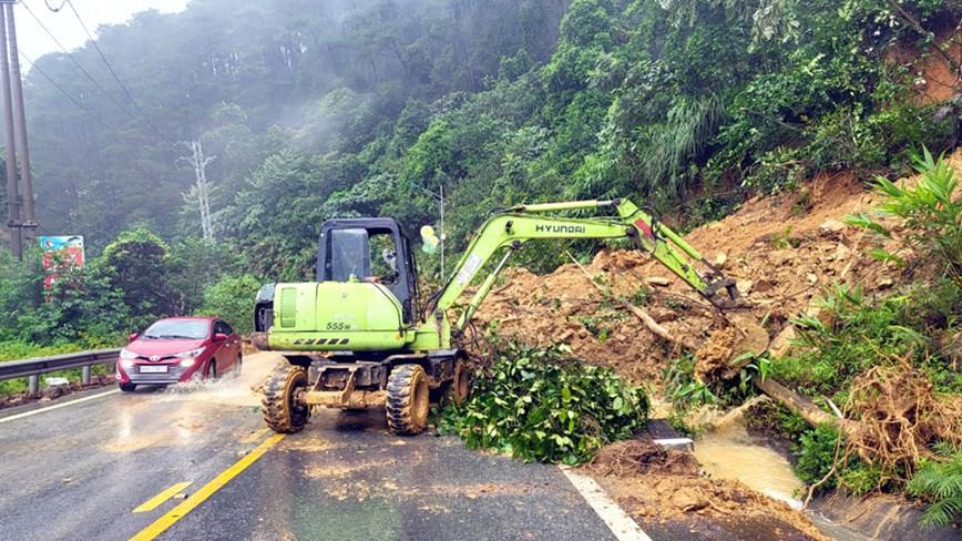 Chủ động phòng chống sạt lở, bảo đảm an toàn giao thông.