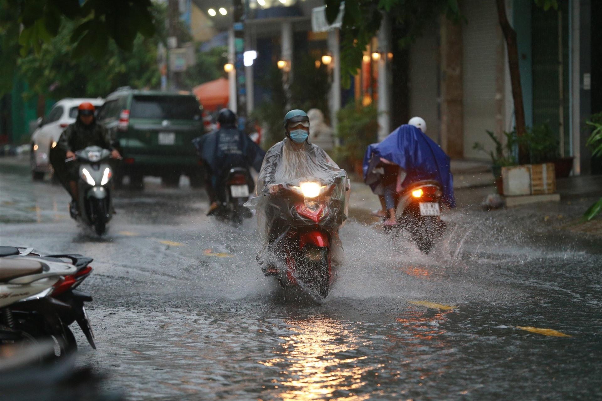 Dự báo thời tiết hôm nay 22.8: Bắc Bộ mưa to, Nam Bộ ngày nắng