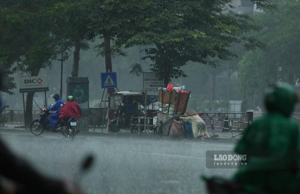 Cảnh báo mưa lớn, lốc sét giật mạnh ở Trung Bộ, Tây Nguyên và Nam Bộ