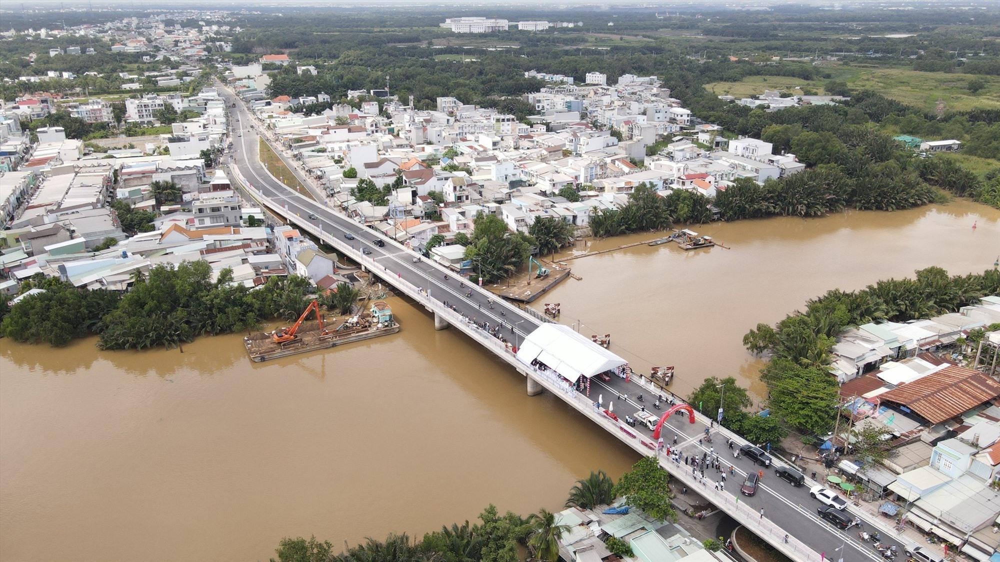 TPHCM thông xe cầu gần 600 tỉ đồng sau hơn 20 năm, xóa ùn tắc ở cửa ngõ phía Nam