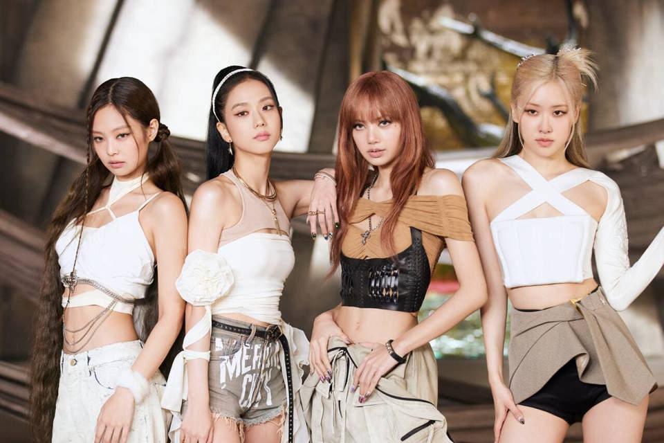 Blackpink thắng giải Nhóm nhạc của năm. Ảnh: YG