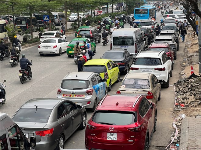 Hà Nội có nguy cơ ùn tắc đăng kiểm