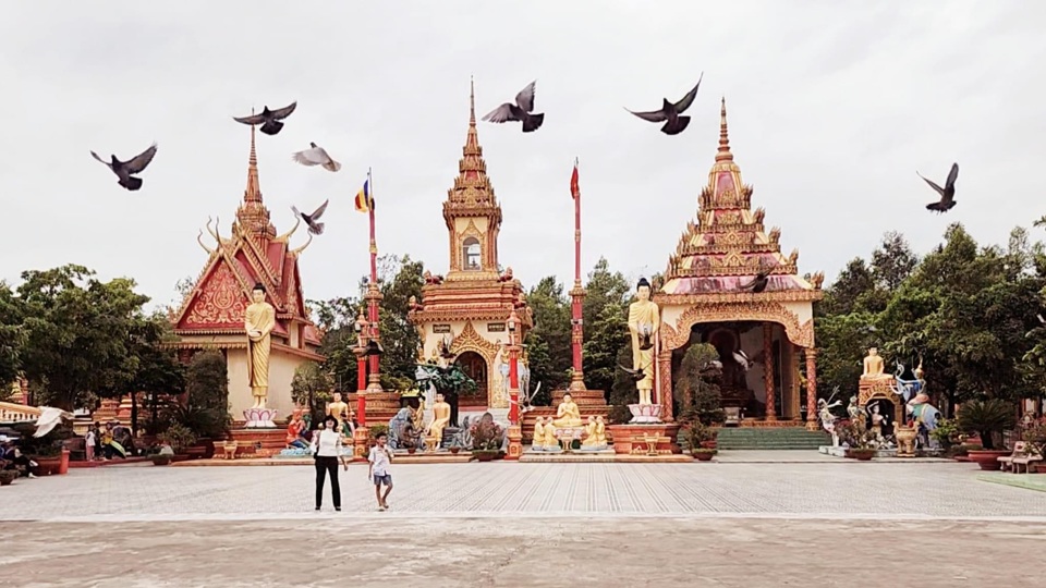 Chùa Xiêm Cán, đây là ngôi chùa của người Khmer Nam bộ nổi tiếng ở Bạc Liêu (Hoàng Nam)