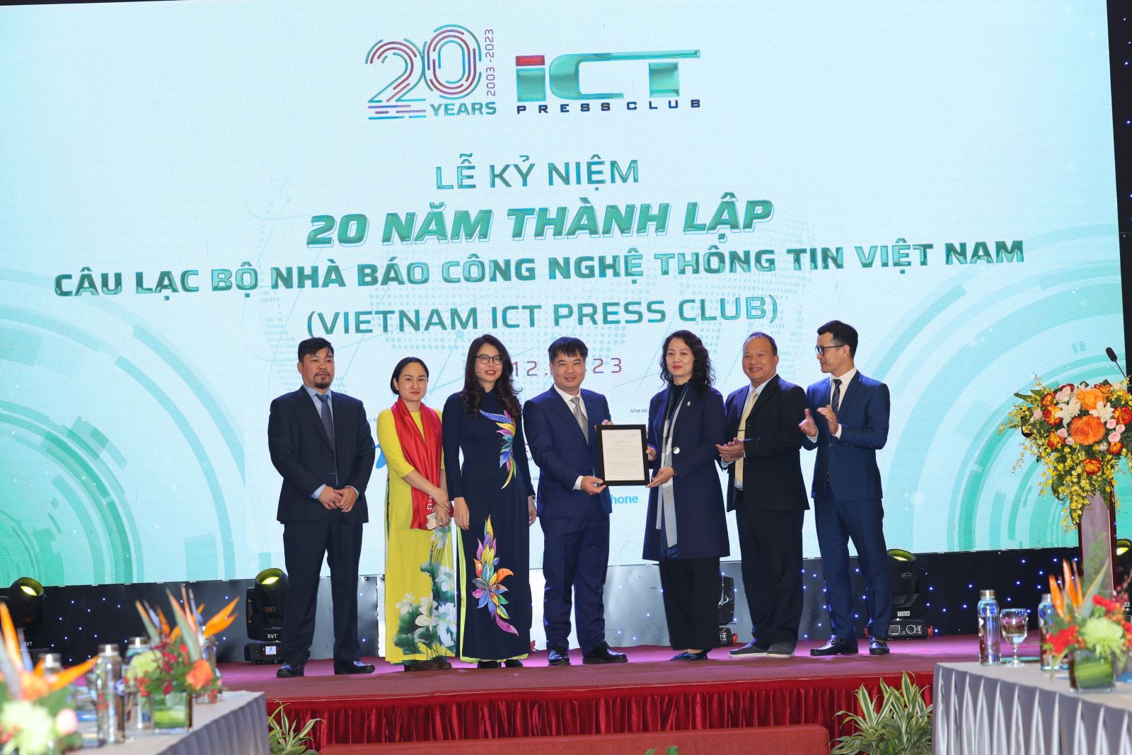 Công bố 10 sự kiện công nghệ thông tin tiêu biểu 2023 - Ảnh 2.