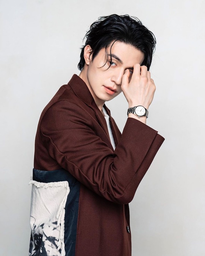 Lee Dong Wook làm đại sứ cho nhiều thương hiệu, nhãn hàng. Ảnh: Instagram