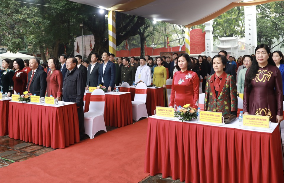 Lãnh đạo Trung ương, TP Hà Nội, quận Hai Bà Trưng, các đại biểu và đông đảo người dân dự tuyên đọc chúc văn, tại Lễ hội truyền thống kỷ niệm 1.984 năm Cuộc khởi nghĩa Hai Bà Trưng