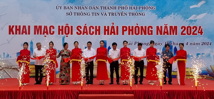 Hội sách Hải Phòng năm 2024 khai mạc sáng nay 19.4. Ảnh: Mai Chi