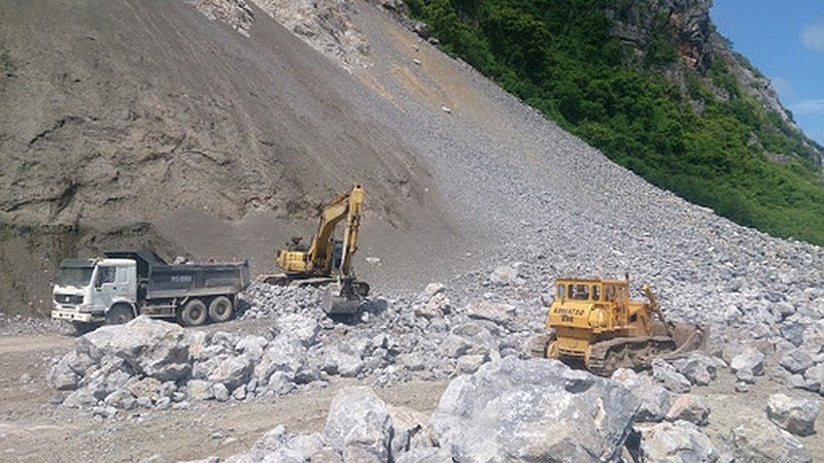 Thanh Hóa: Công nhận kết quả trúng đấu giá quyền khai thác khoáng sản hàng loạt mỏ đá vôi