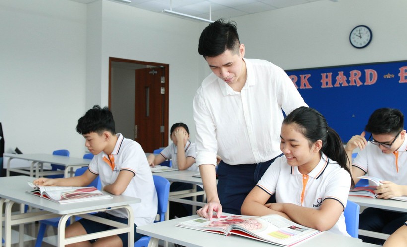 Giáo viên, học sinh Phenikaa School. Ảnh: NTCC