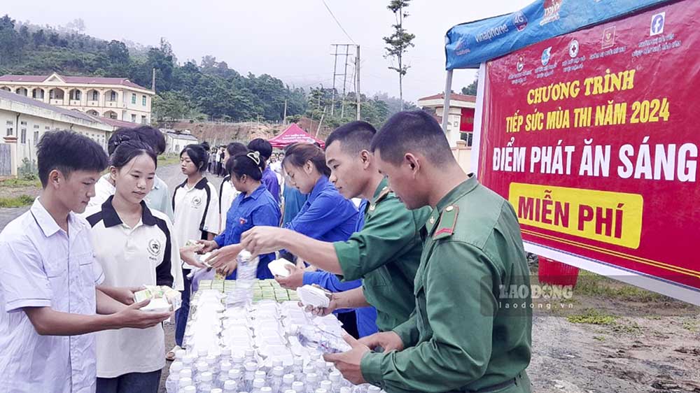 Vì vậy, từ nhiều năm qua, việc đầu tư chăm lo cho giáo dục luôn được cấp ủy, chính quyền và các tổ chức đoàn thể đặc biệt quan tâm.