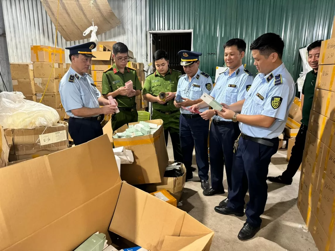 Chống buôn lậu, hàng giả tại Hà Nội: Đi trước một bước với tinh thần 'phòng hơn chống'