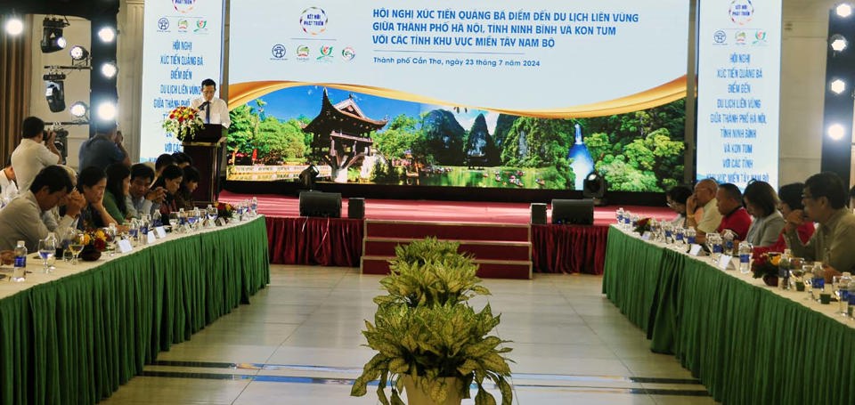 Toàn cảnh hội nghị xúc tiến, quảng bá điểm đến du lịch liên vùng giữa Hà Nội với các tỉnh Miền Tây Nam Bộ