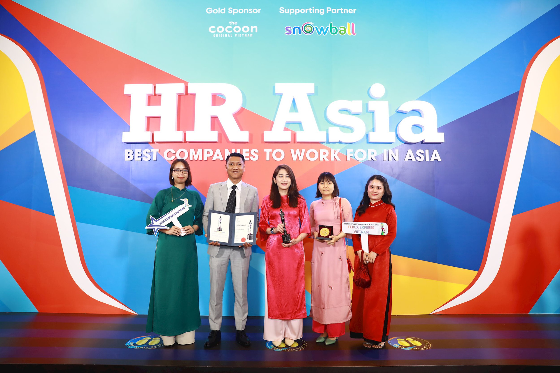 fedex-vn-wins-2-hr-asia-awards.jpg