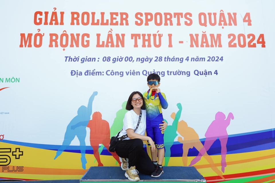 Năm 2024, Ngọc Lan đồng hành cùng con trai tham gia các giải đấu thể thao nhằm giúp con có điều kiện phát triển vượt trội về sức khỏe và nuôi dưỡng niềm đam mê. Ảnh: N.L