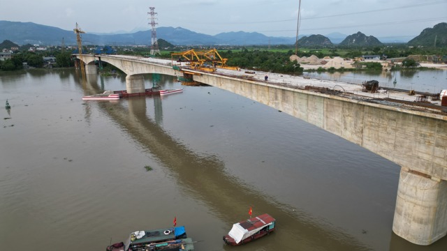 Cầu Lại Xuân nối TP Hải Phòng với thị xã Đông Triều, Quảng Ninh. Ảnh: Tiến Bảo