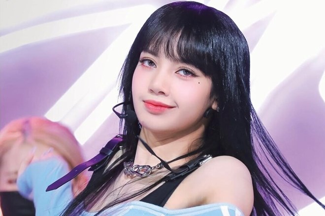 Lisa (Blackpink) tiếp tục lọt Billboard Hot 100, vượt Rosé