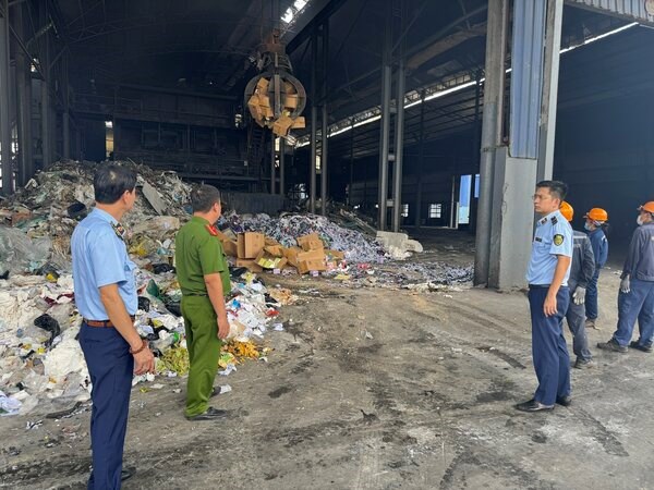 Bắc Ninh tiêu hủy 34.000 thiết bị thuốc lá điện tử nhập lậu
