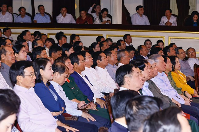 Đại biểu tham dự chương trình. Ảnh: Phạm Đông