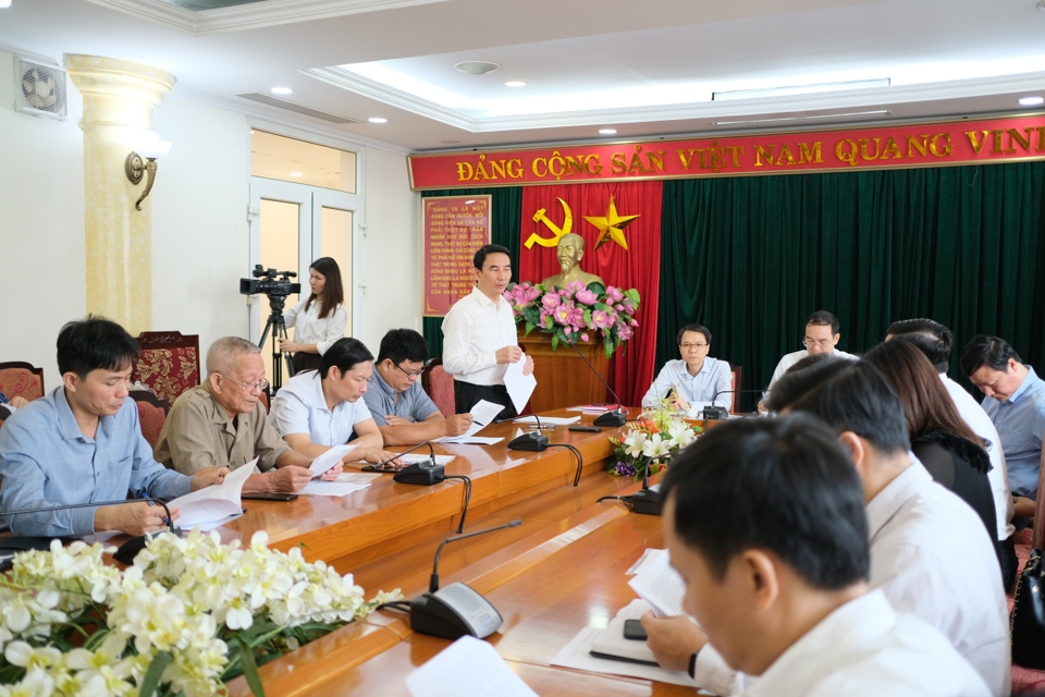 Lãnh đạo Sở NN&PTNT tỉnh Vĩnh Phúc thông tin về tình hình thiệt hại và hướng khắc phục hậu quả bão số 3. Ảnh: Sỹ Hào